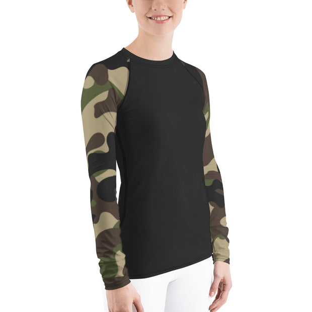 "Hide n' Seek" Land & Sea Fitness Top in Bark Brown