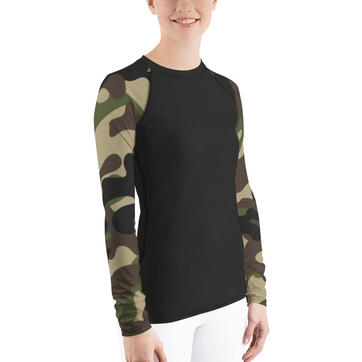 "Hide n' Seek" Land & Sea Fitness Top in Bark Brown